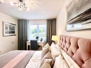 Bedroom- click for photo gallery